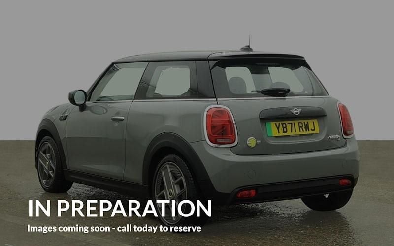Used Mini Cooper Level 1 135 kW (184 HP) 2023 Hatchback