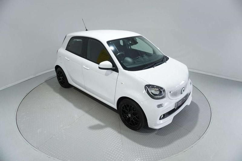 Used Smart ForFour 71 HP (52 kW) 2019 White Hatchback