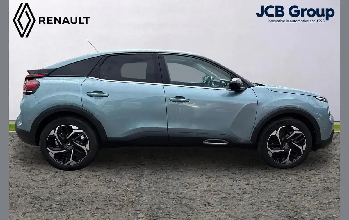 Used Citroën C4 Shine 128 HP (94 kW) 2022 Blue Hatchback