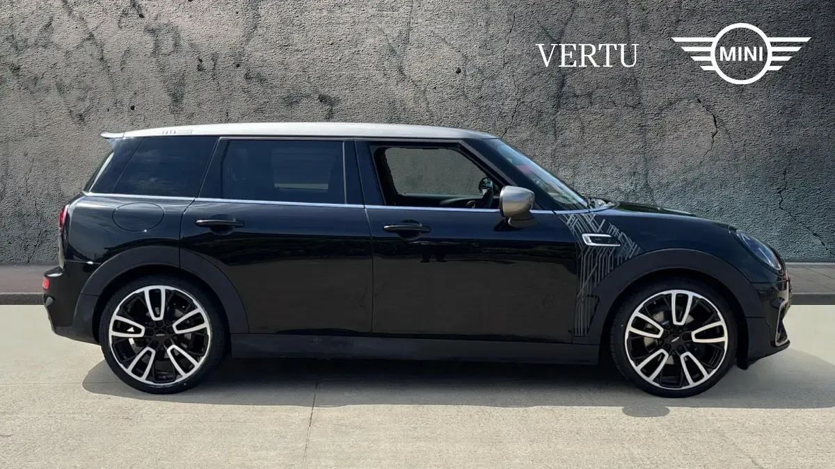 Used Mini Clubman 136 HP (100 kW) 2021 Midnight black Estate