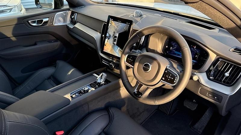 Used Volvo XC60 Ultra 449 HP (330 kW) 2025 White SUV