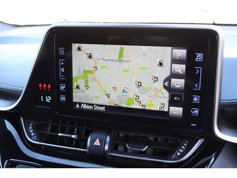 Used Toyota C-HR 120 HP (88 kW) 2019 Blue SUV