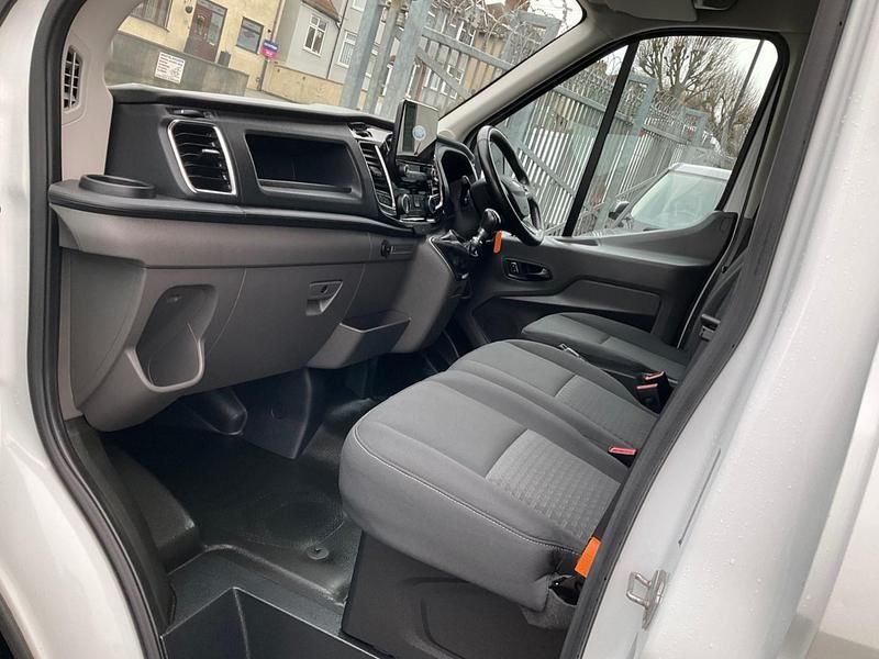 Used Ford Transit Limited 185 HP (136 kW) 2022 White Van