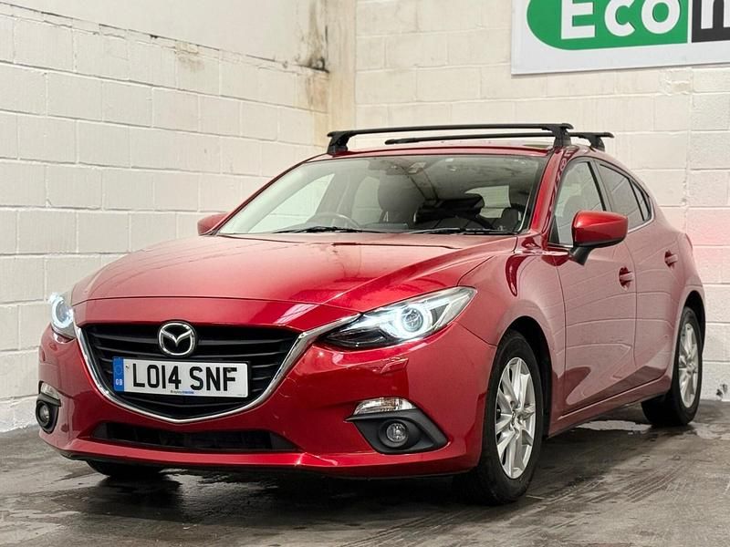 Used Mazda 3 2014 Red Hatchback