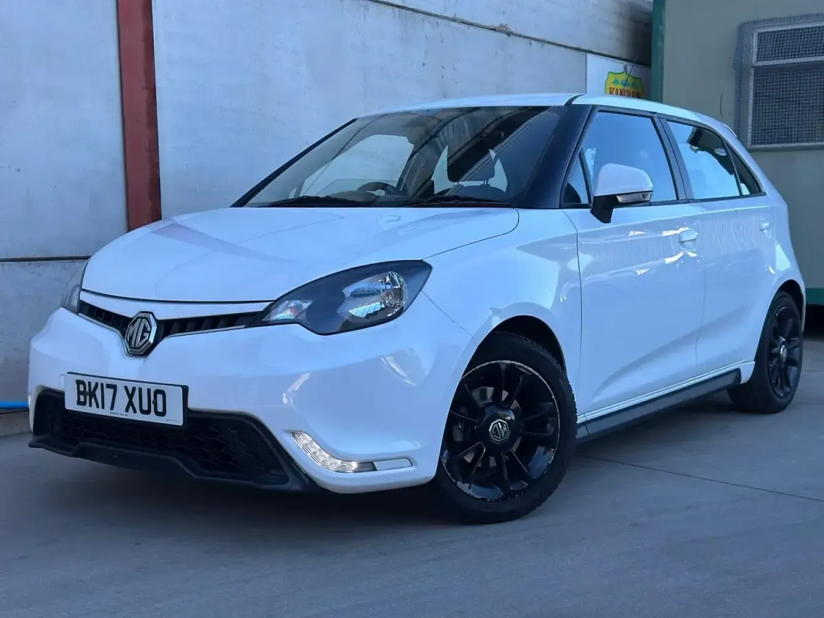 Usado MG MG3 106 HP (77 kW) 2017 Branco Citadino