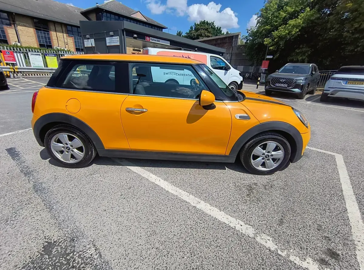 Used Mini One D Hatch 95 HP (69 kW) 2014 Orange Hatchback