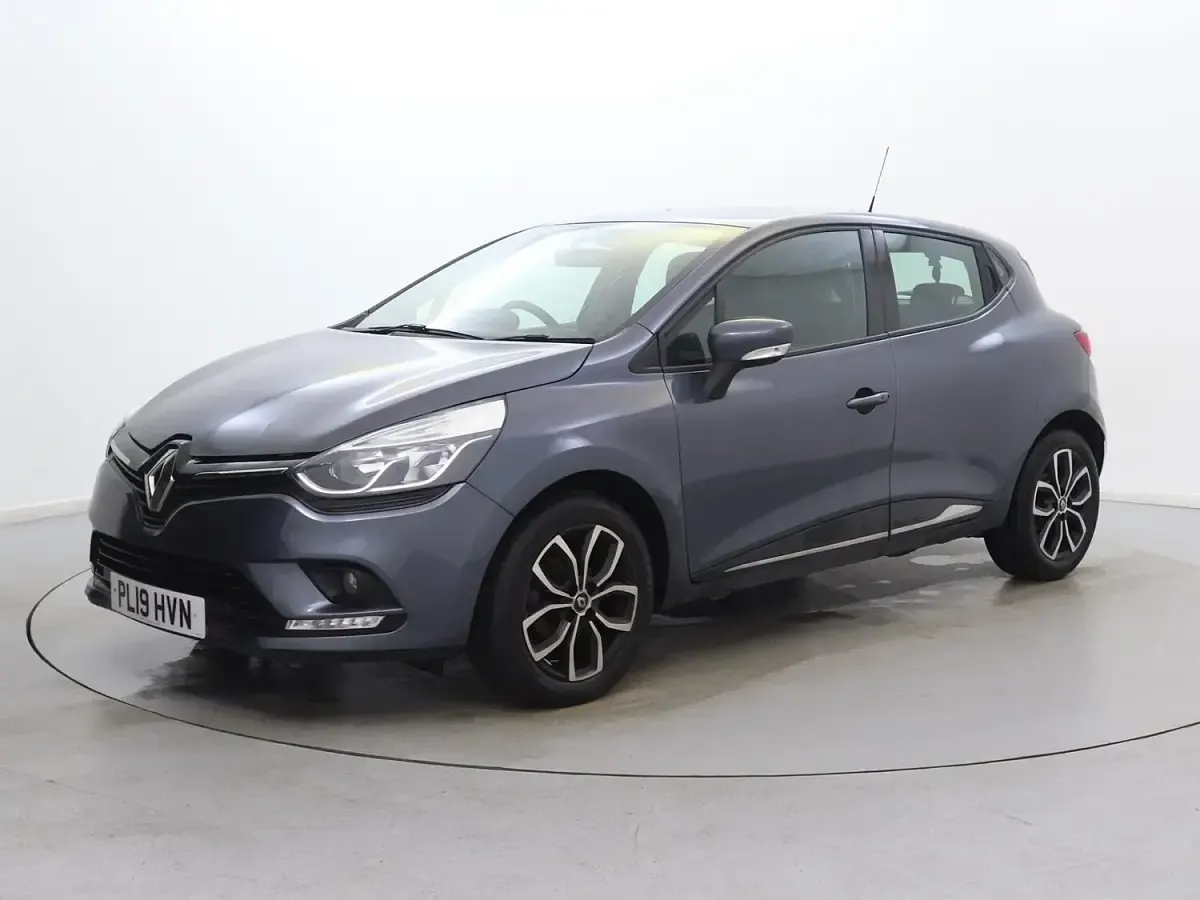 Used Renault Clio Play 90 HP (66 kW) 2024 Grey Hatchback