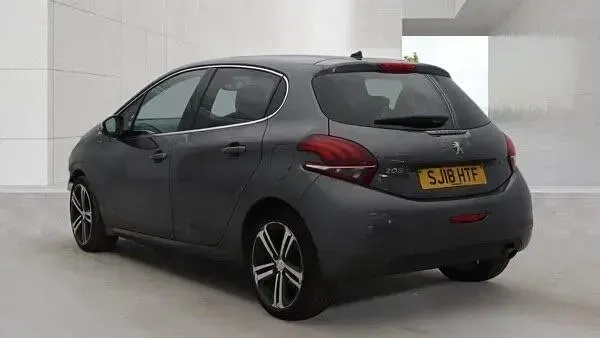 Used Peugeot 208 GT-line 2018 Grey Hatchback