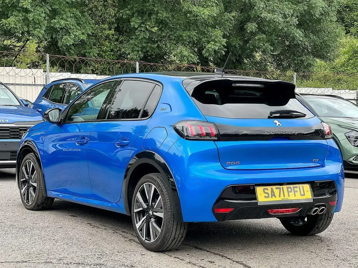 Used Peugeot 208 GT 129 HP (94 kW) 2021 Blue Hatchback