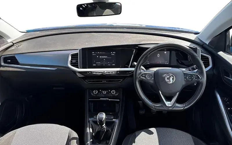 Used Vauxhall Grandland X Design Edition 131 HP (96 kW) 2022 Blue SUV