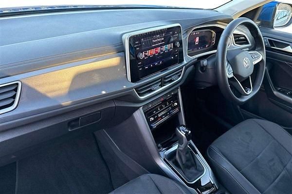Used VW T-Roc Style 150 HP (110 kW) 2024 Blue SUV