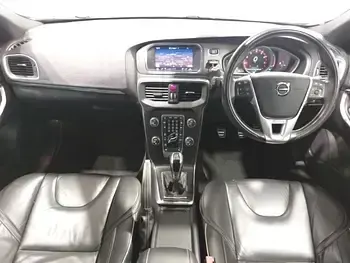 Used Volvo V40 R-Design Pro 152 HP (111 kW) 2018 Silver Hatchback