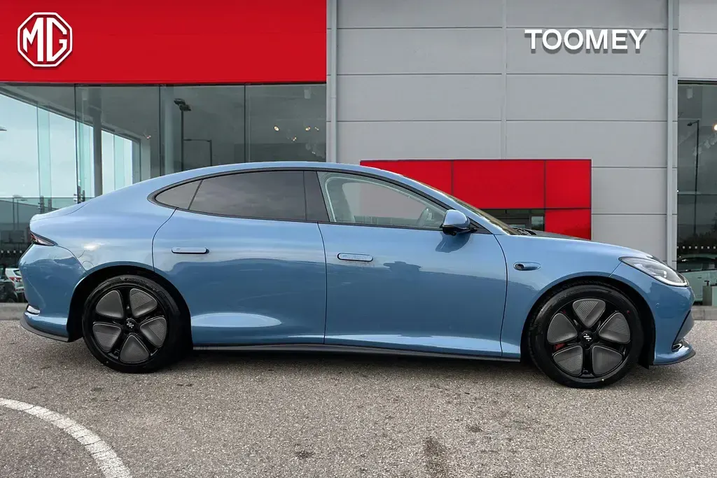 New MG IM5 294 kW (401 HP) 2025 Blue Hatchback