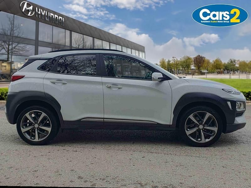 Used Hyundai Kona Premium 117 HP (86 kW) 2018 White SUV