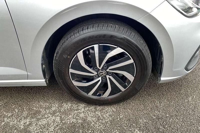 Used VW Polo Life 95 HP (69 kW) 2023 Silver Hatchback