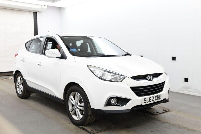 White Used 2012 Hyundai ix35 Style SUV | £3,999 (Good price) - Image 1/4