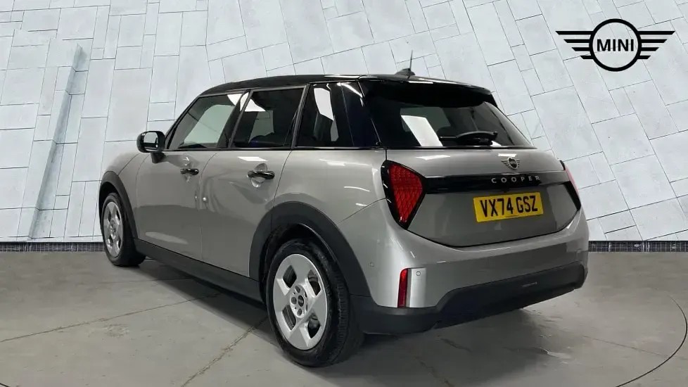 Used Mini Cooper Hatch 154 HP (113 kW) 2024 Silver Hatchback