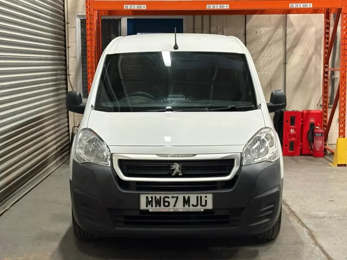 Usado Peugeot Partner 98 HP (72 kW) 2017 Branco