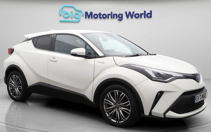 Used 2022 Toyota C-HR SUV | £18,700 (Fair price) - Image 1/4