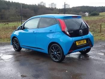 Used Toyota Aygo x-press 69 HP (50 kW) 2018 Blue Hatchback