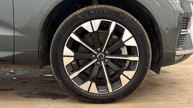 Used Volvo XC60 Ultra 247 HP (181 kW) 2025 Green SUV