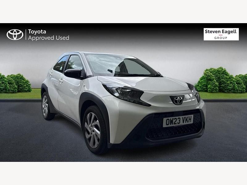 White Used 2023 Toyota Aygo X PURE SUV | £12,059 - Image 1/3