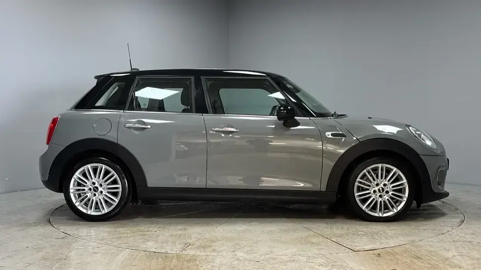 Used Mini Cooper Hatch 134 HP (98 kW) 2017 Grey Hatchback