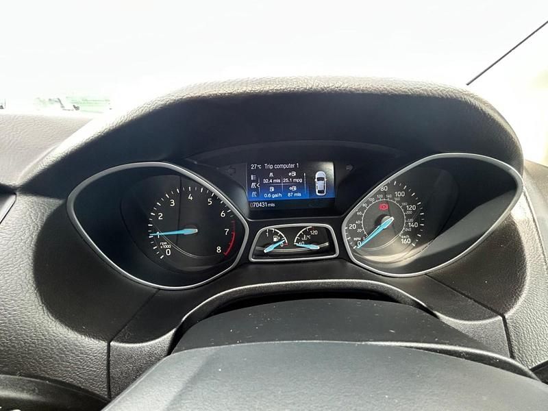 Used Ford Focus Zetec 2016 Blue Hatchback