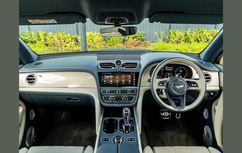 Used Bentley Bentayga 541 HP (397 kW) 2022 Blue SUV