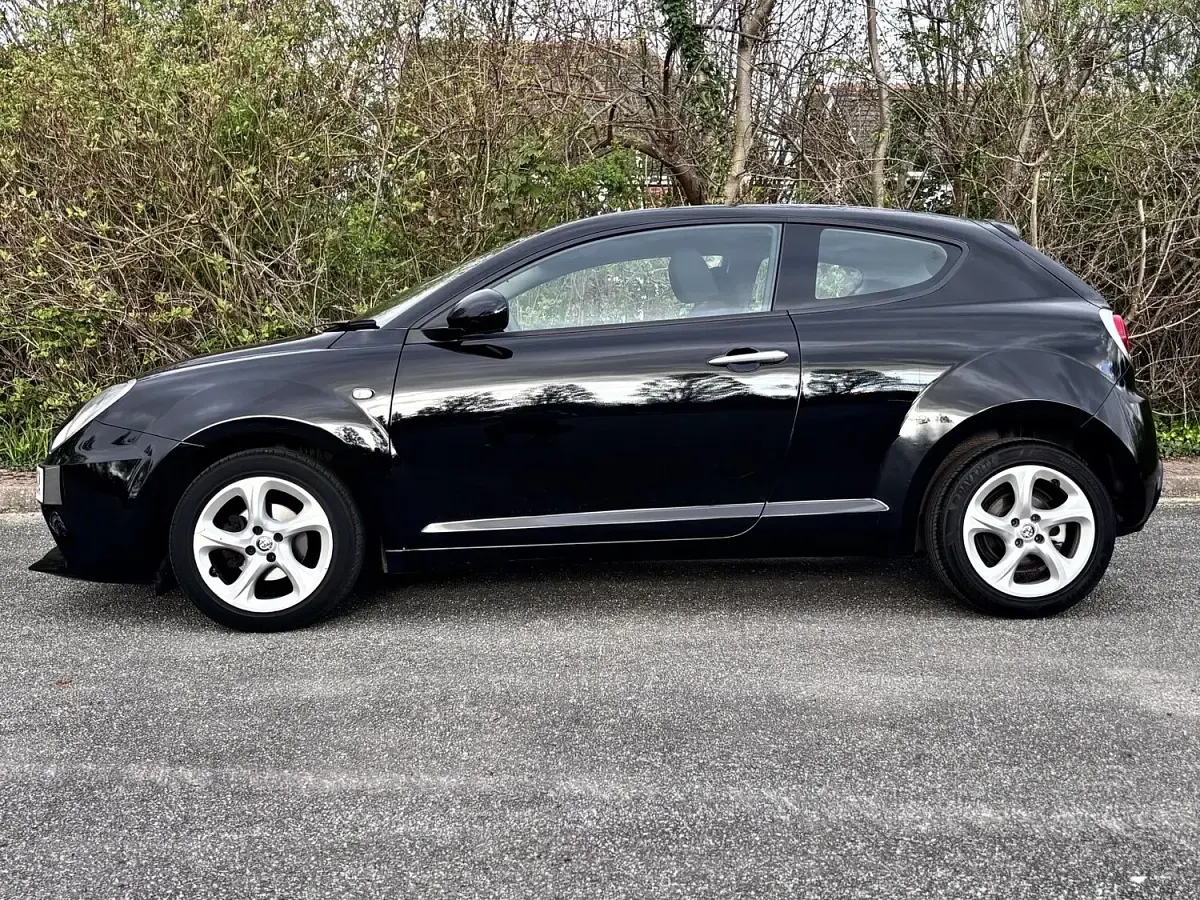 Used Alfa Romeo MiTo 105 HP (77 kW) 2018 Black Hatchback
