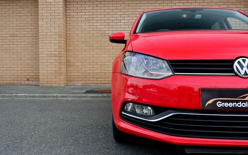 Used VW Polo Match 90 HP (66 kW) 2016 Red Hatchback