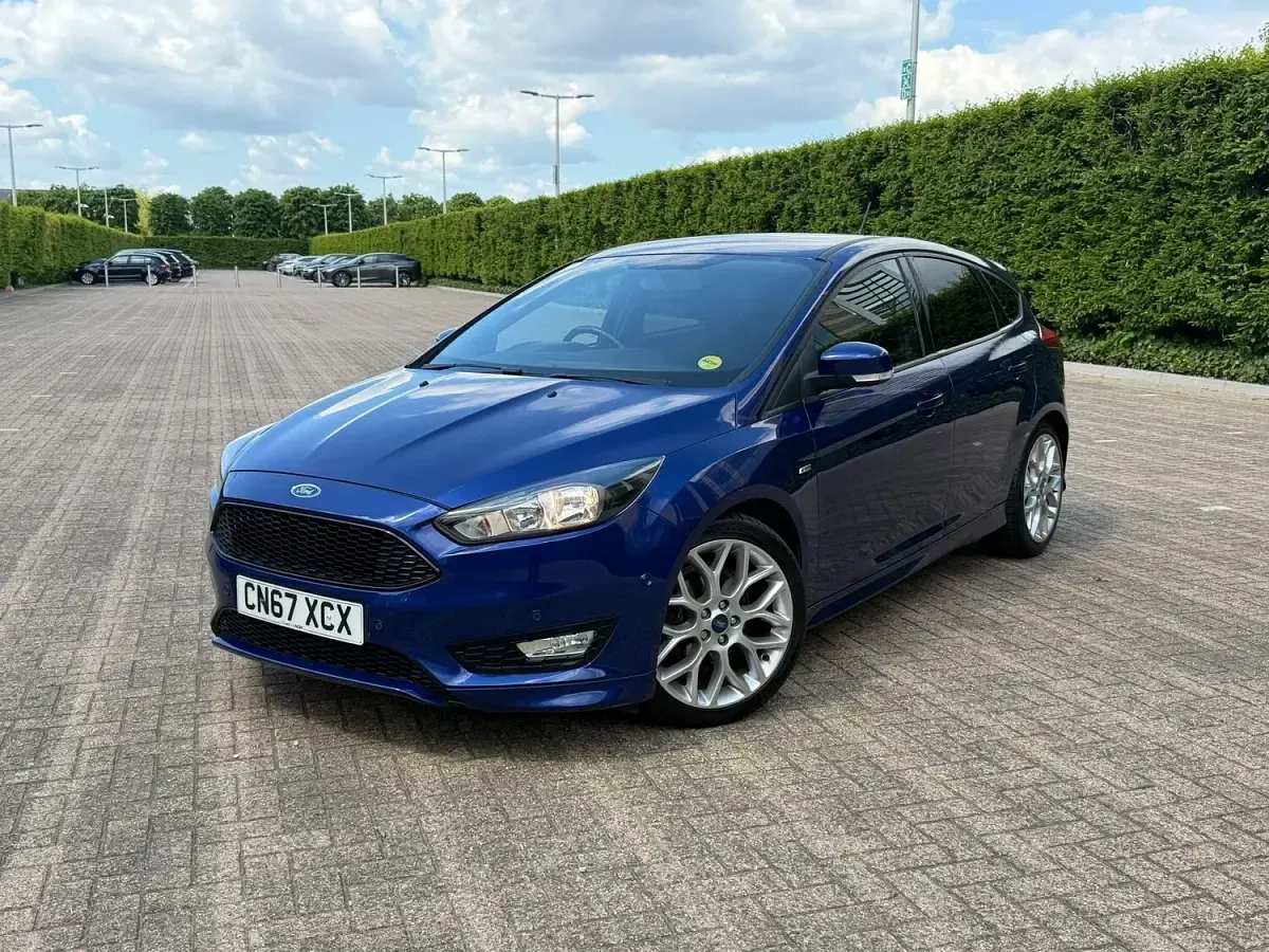 Used Ford Focus ST-Line 125 HP (91 kW) 2017 Blue Hatchback