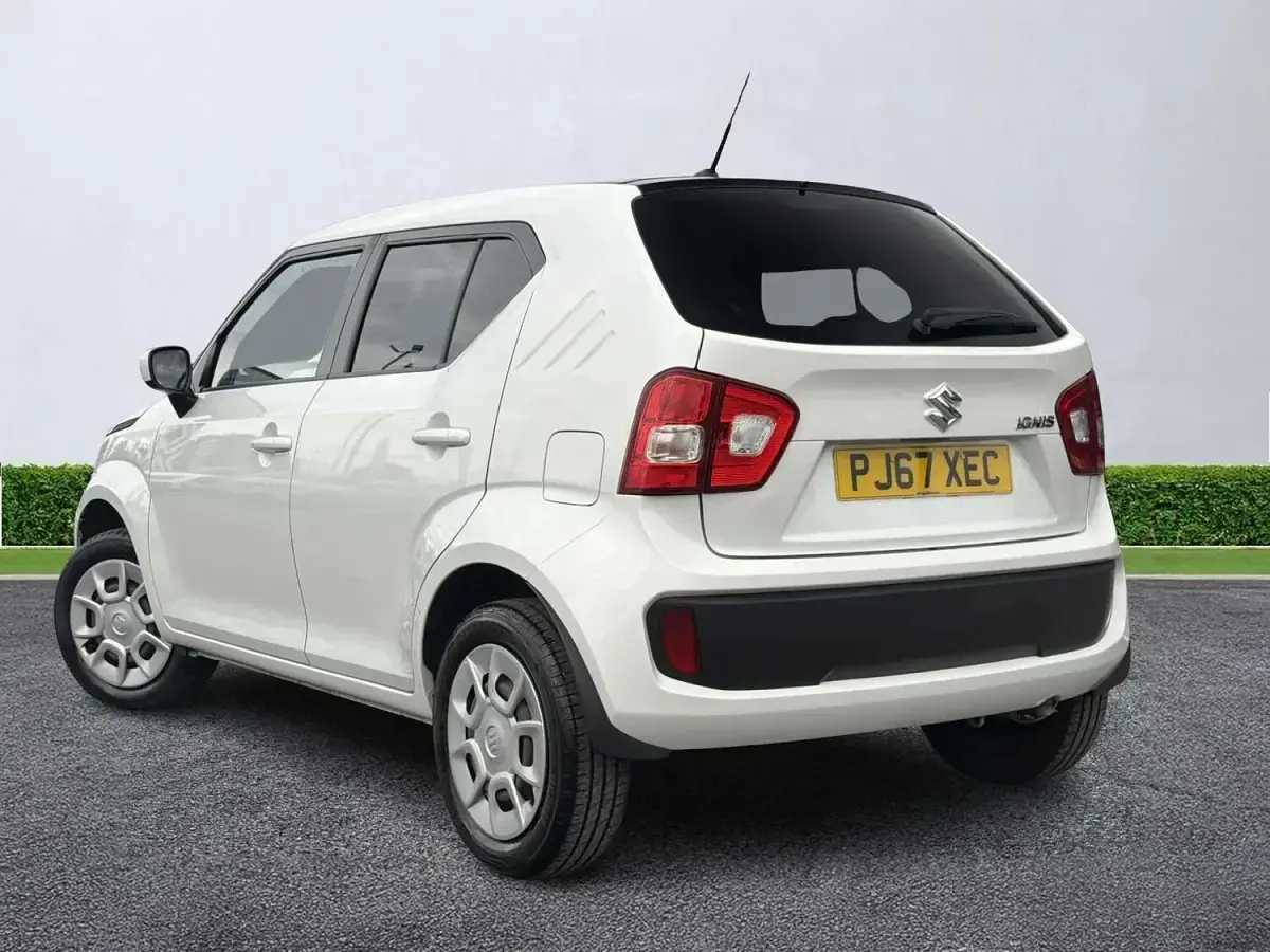 Used Suzuki Ignis SZ3 90 HP (66 kW) 2017 White/black SUV