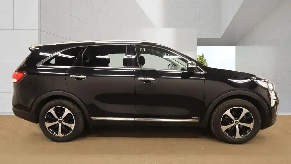 Used Kia Sorento 200 HP (147 kW) 2016 Black SUV