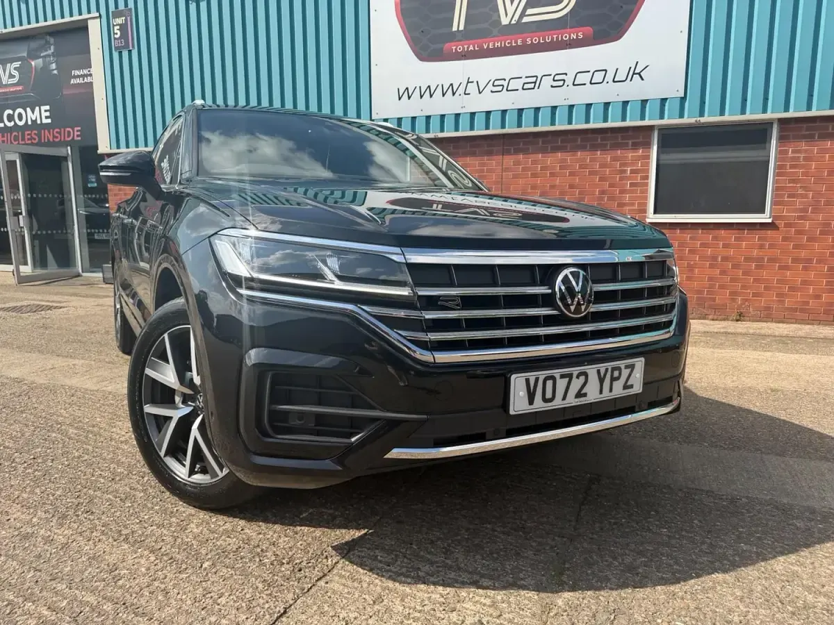 Used VW Touareg R-line 231 HP (169 kW) 2023 Black SUV