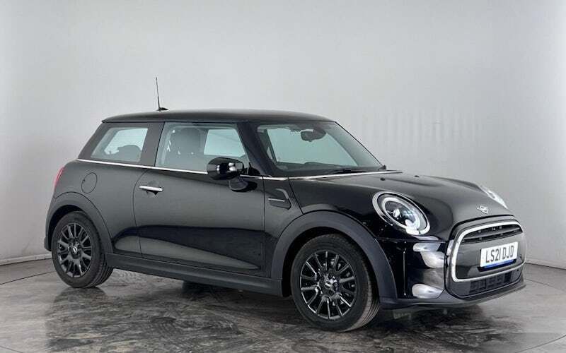 Used 2022 Mini Cooper Classic Hatchback | £14,200 (Good price) - Image 1/3
