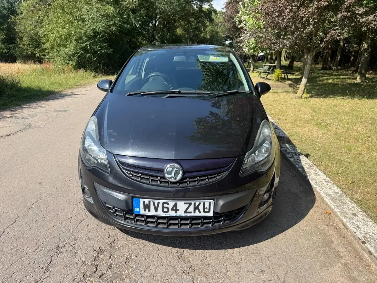 Used Vauxhall Corsa Edition 100 HP (73 kW) 2014 Black Hatchback