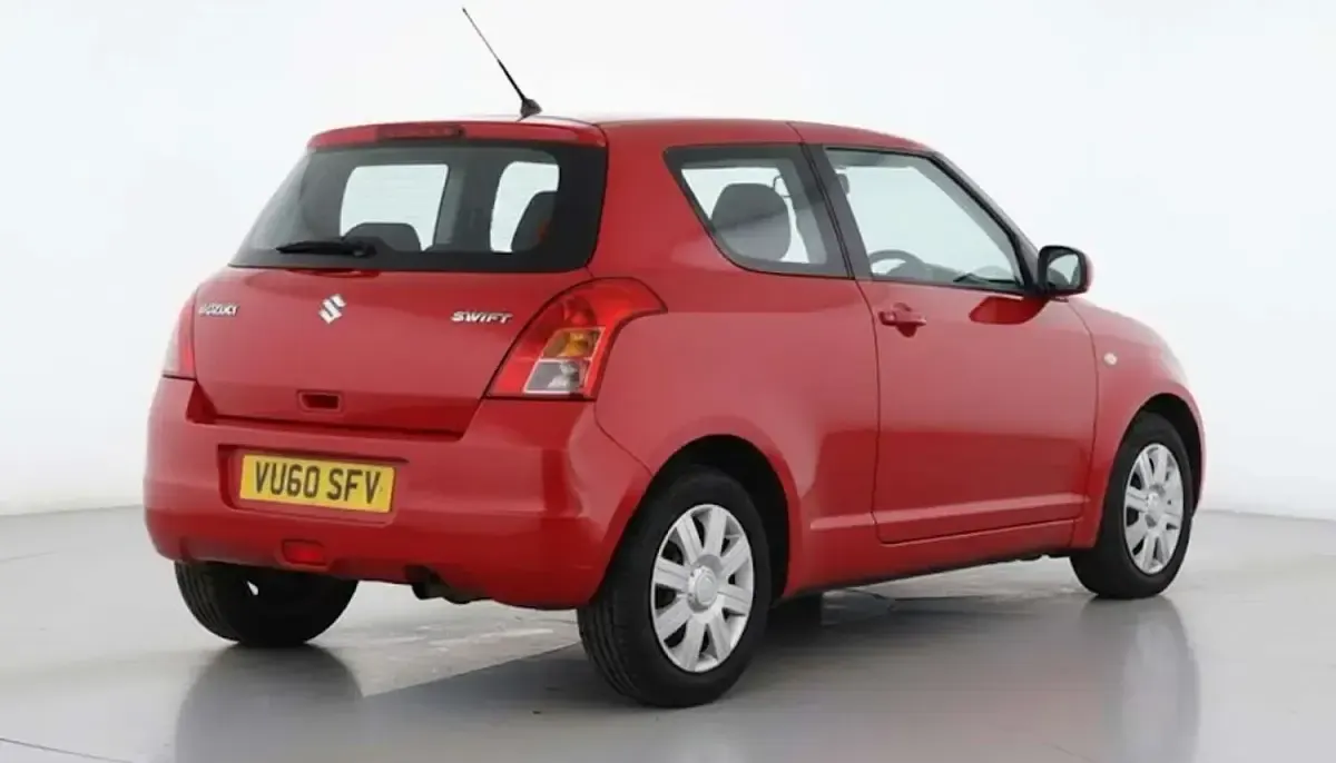 Used Suzuki Swift SZ3 92 HP (67 kW) 2010 Red Hatchback