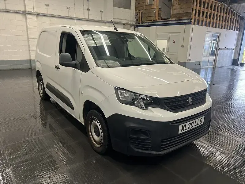 Used Peugeot Partner S 75 HP (55 kW) 2020 White MPV