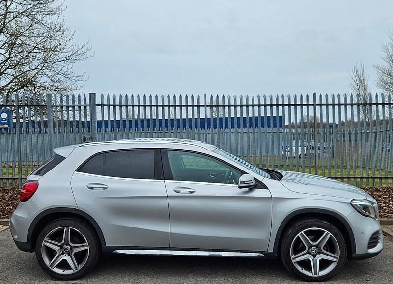 Used Mercedes GLA200 AMG line 136 HP (100 kW) 2018 Silver SUV