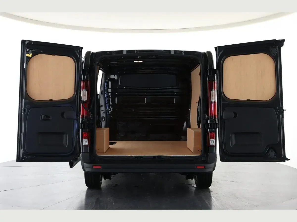 New Renault Trafic 2026 Black