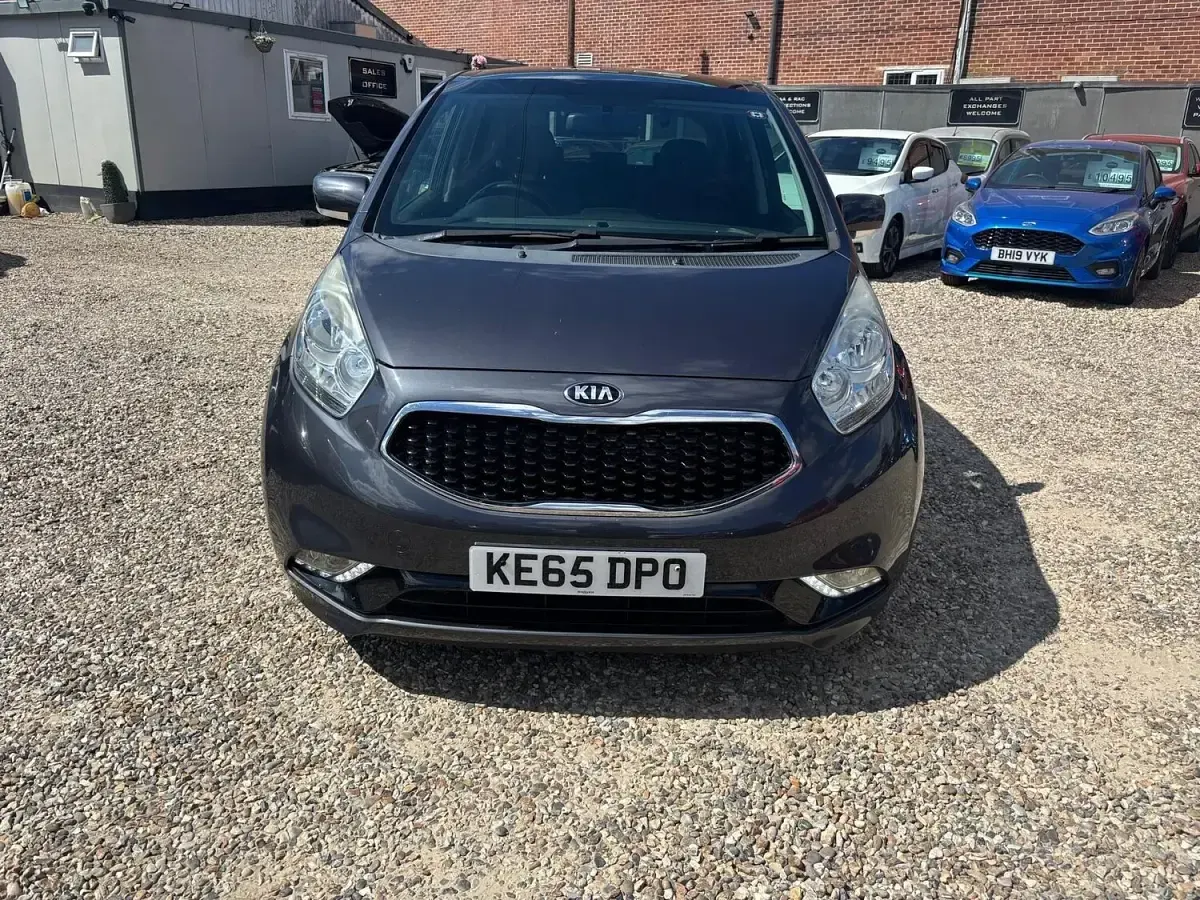 Used Kia Venga 125 HP (91 kW) 2016 Silver Hatchback