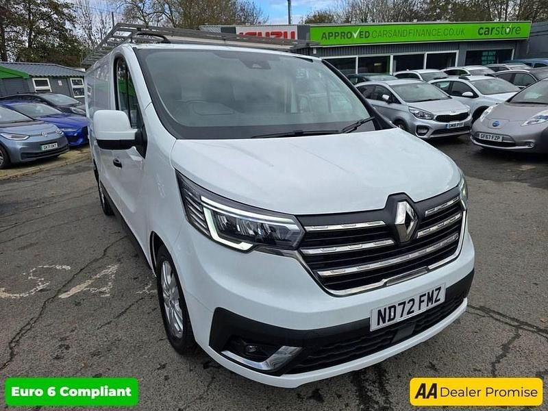 Begagnad Renault Trafic 148 HK (108 kW) 2022 Vit Minibuss