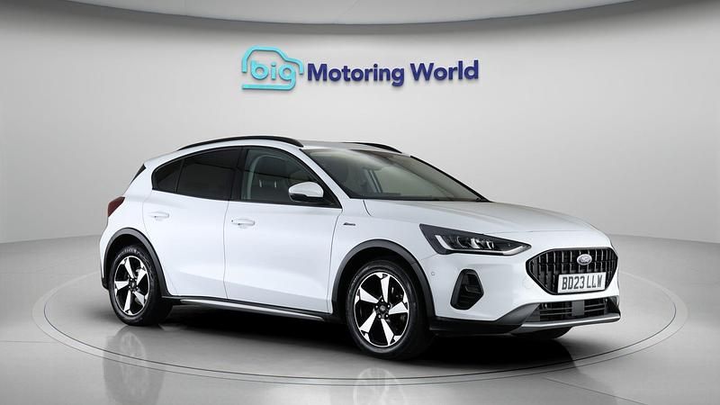 Used Ford Focus Active 125 HP (91 kW) 2023 White Hatchback