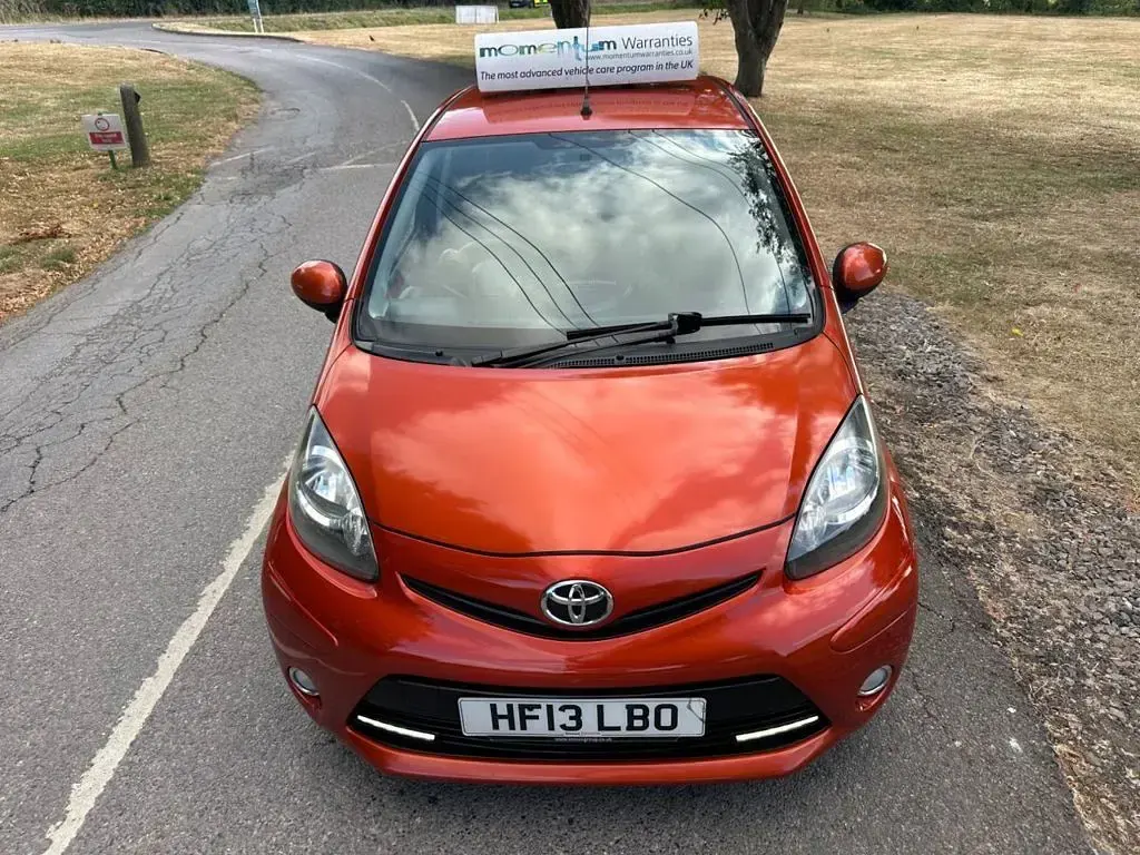 Used Toyota Aygo 68 HP (50 kW) 2013 Orange Hatchback