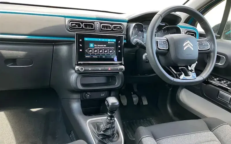 Used Citroën C3 Shine 102 HP (75 kW) 2023 Blue Hatchback