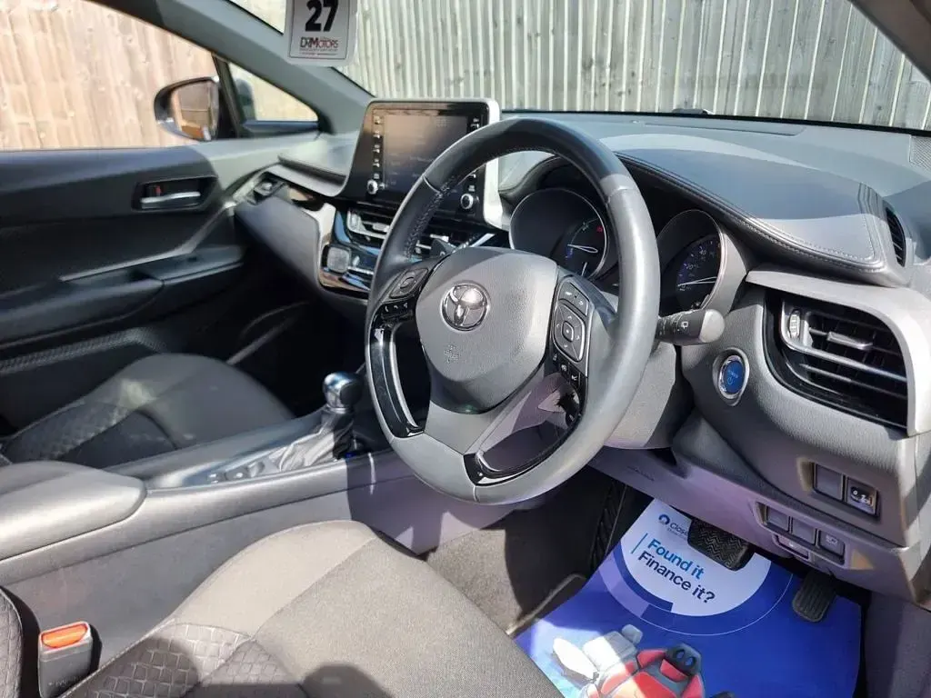 Used Toyota C-HR 122 HP (89 kW) 2023 Grey SUV