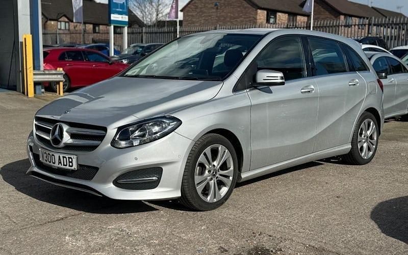 Used Mercedes B200 Executive 156 HP (114 kW) 2017 Silver MPV