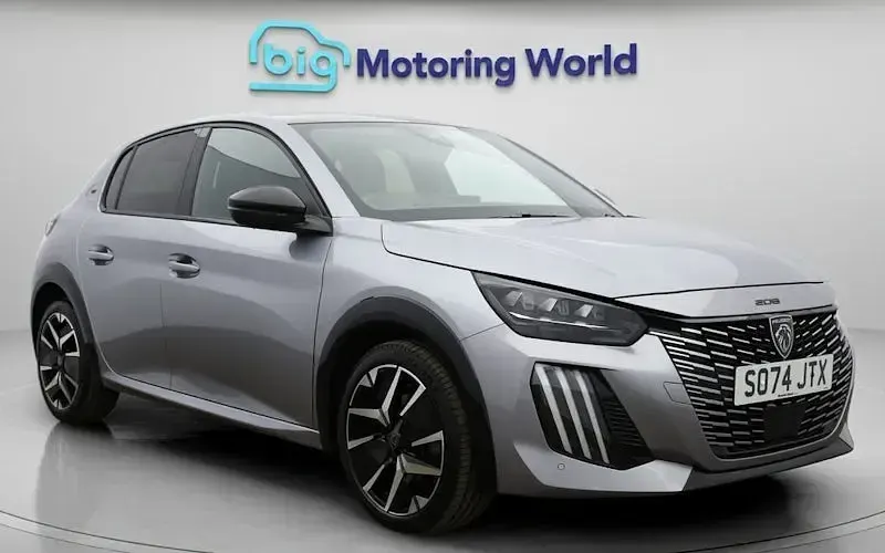 Used Peugeot 208 GT 102 HP (75 kW) 2024 Hatchback
