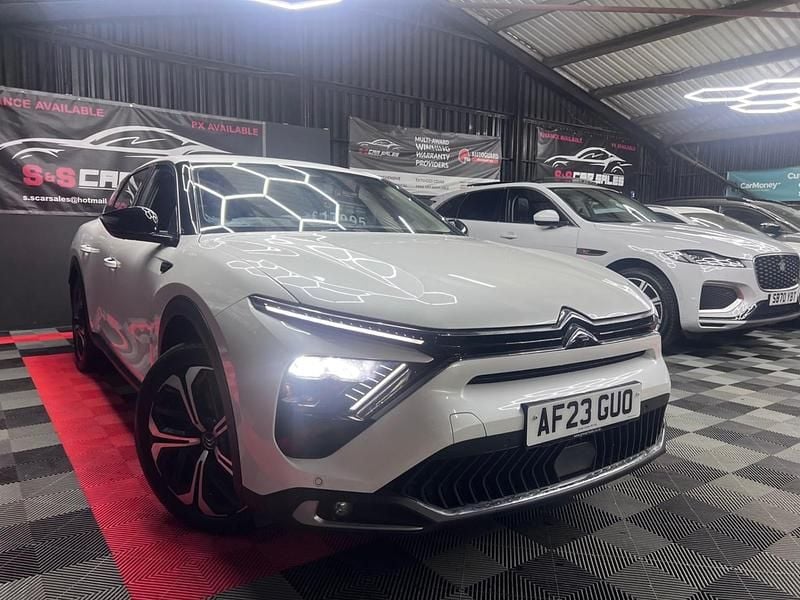 White Used 2023 Citroën C5 X Shine Sedan | £17,995 (Fair price) - Image 1/4